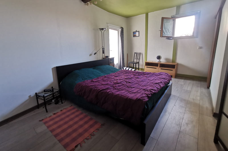 Chambre du 2ᵉ étage sous combles – espace modulable avec belle luminosité