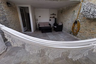 Terrasse principale donnant sur la cour - maison à Saint Jean de Serres